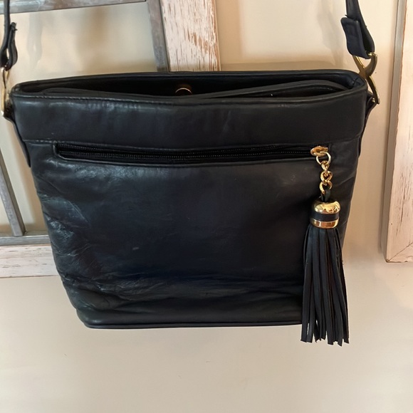 Kithie Lee shoulder bag. Gently used. - Picture 2 of 3